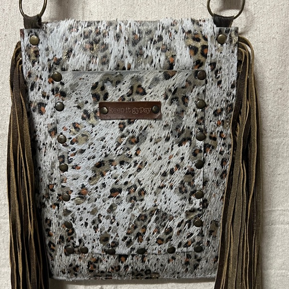 Keep It Gypsy Cowhide Fringe Crossbody Bag and wallet - Picture 4 of 11